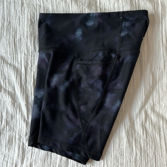 Old Navy Power Soft High-Rise Bike Shorts - Picture 2 of 6